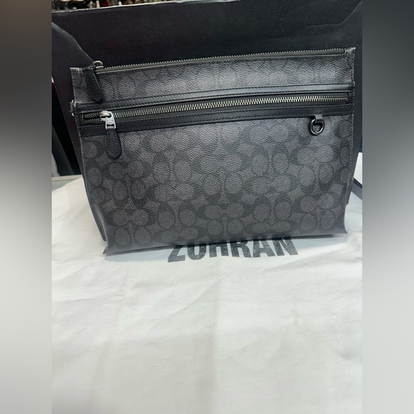 Coach Carry All Pouch In Signature Canvas.New no tag .Gunmetal/Charcoal/Black - Picture 2 of 10